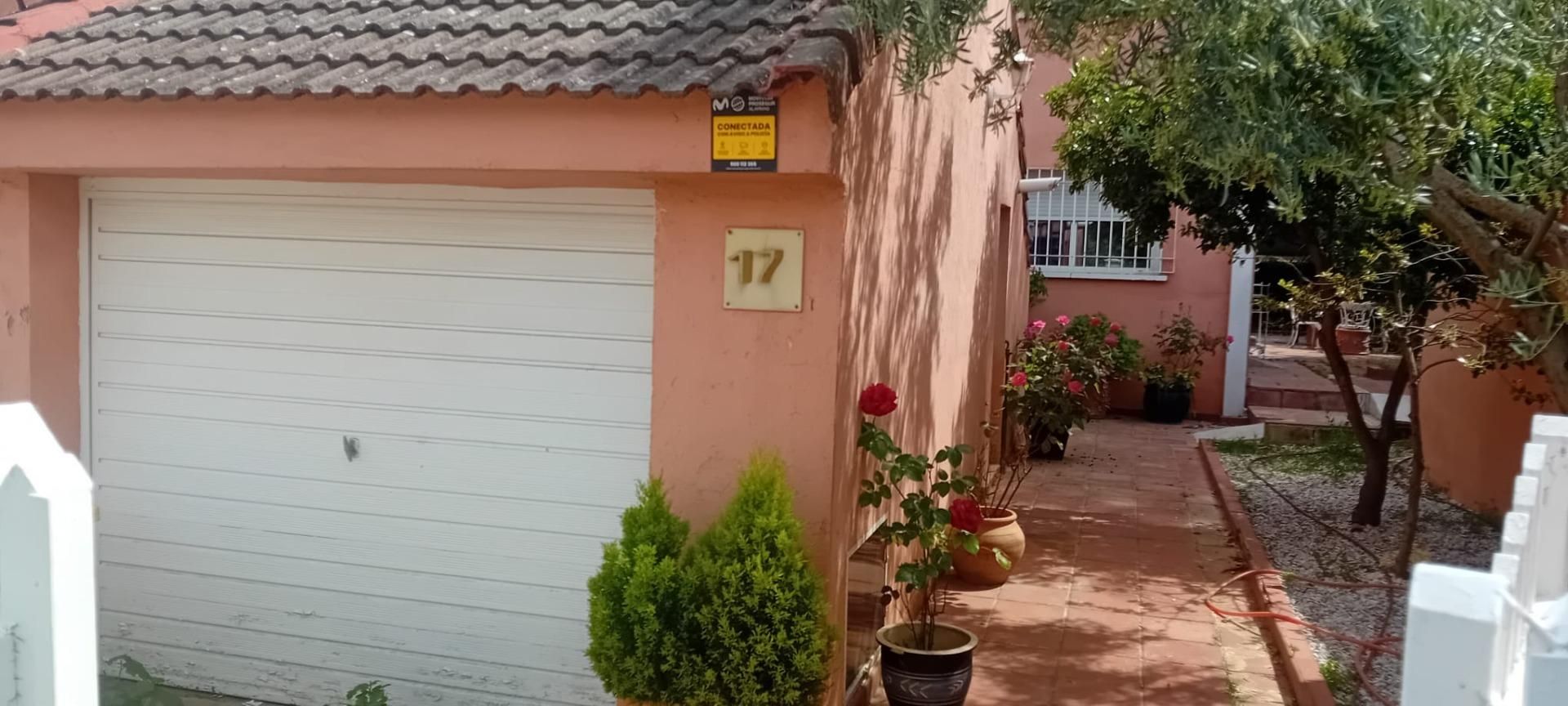 Exterior view of Single-family semi-detached for sale in Pozuelo de Alarcón  with Heating, Private garden and Storage room