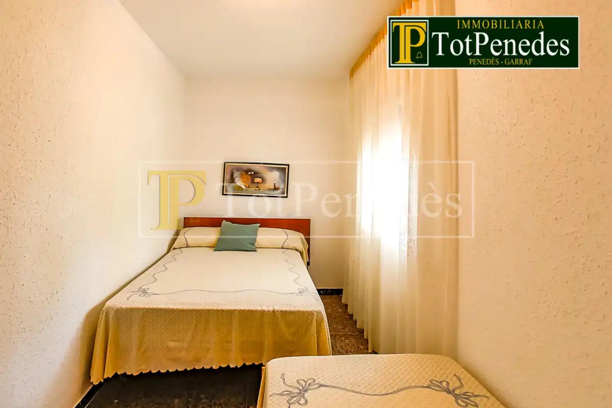 Schlafzimmer von Haus oder Chalet zum Verkauf in Querol mit Privatgarten, Schwimmbad und Möbliert