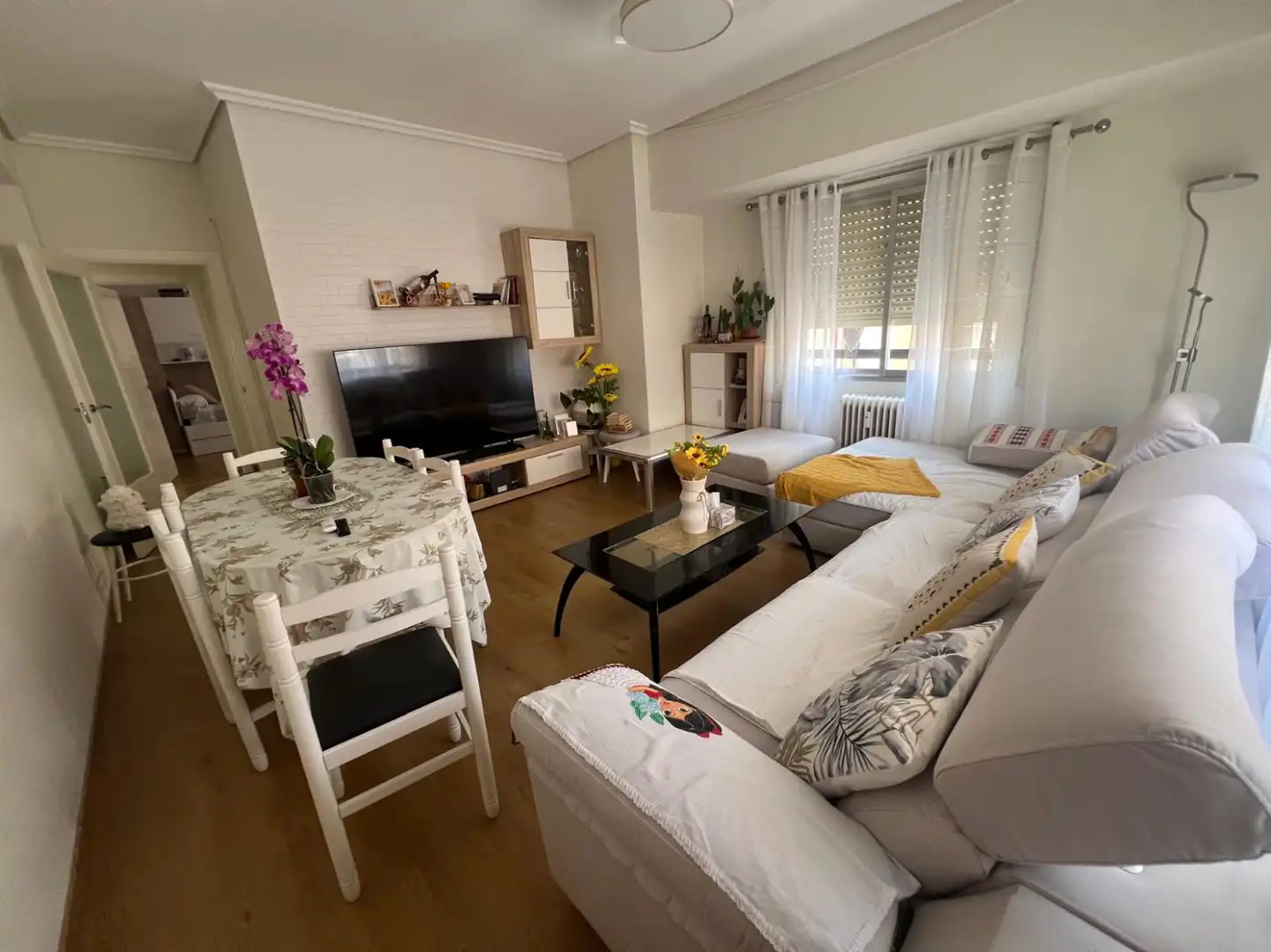 Sala de estar de Piso en venta en  Logroño con Calefacción, Terraza y Balcón