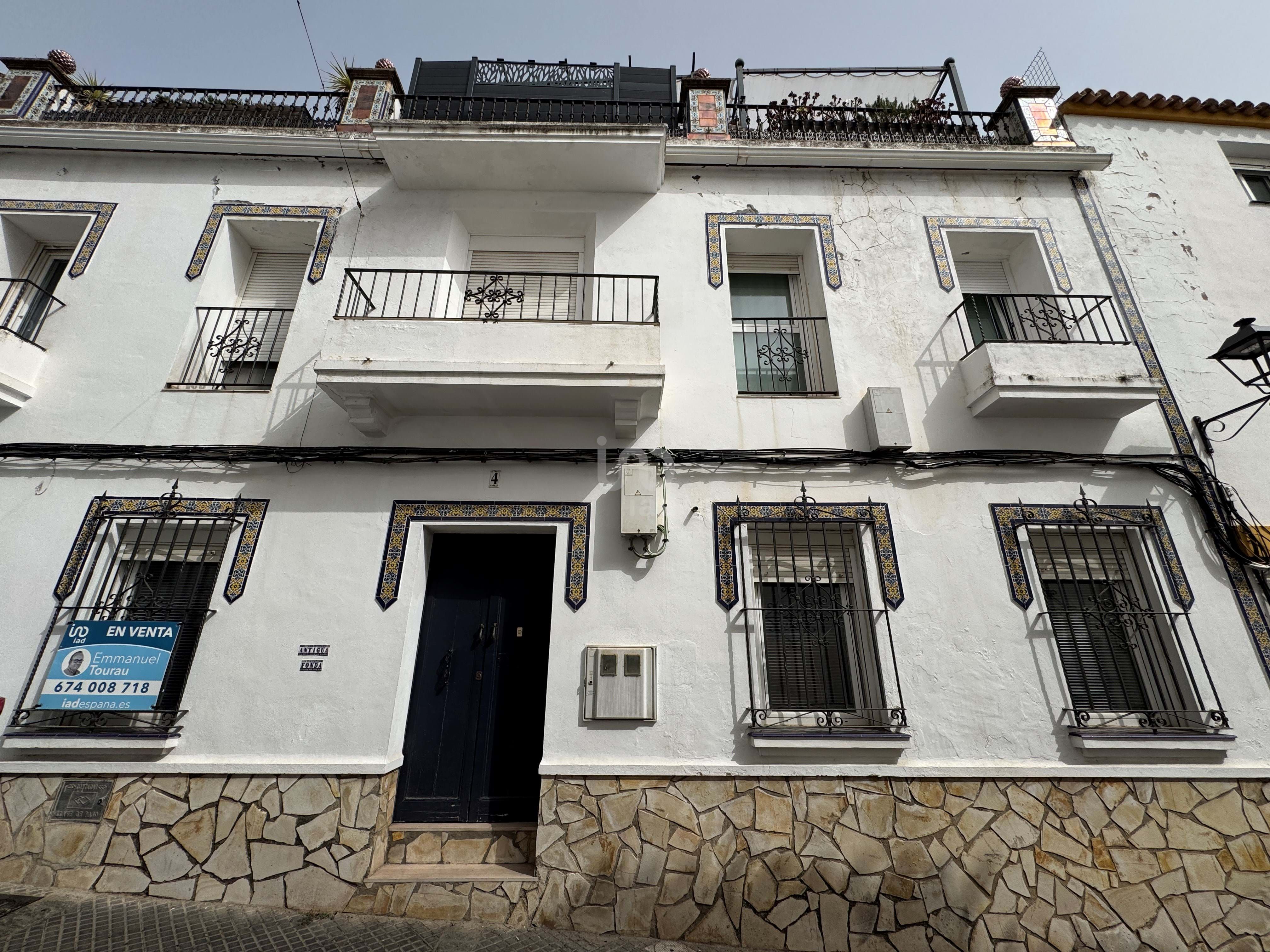 Vista exterior de Edificio en venta en Alcalá de los Gazules