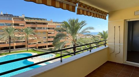 Fantástico piso de 3 dormitorios con terraza y piscina en zona El Pinillo.