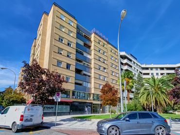 Flat with lift for sale in Iturrama