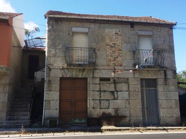 Casa con balcone in vendita a Leiro