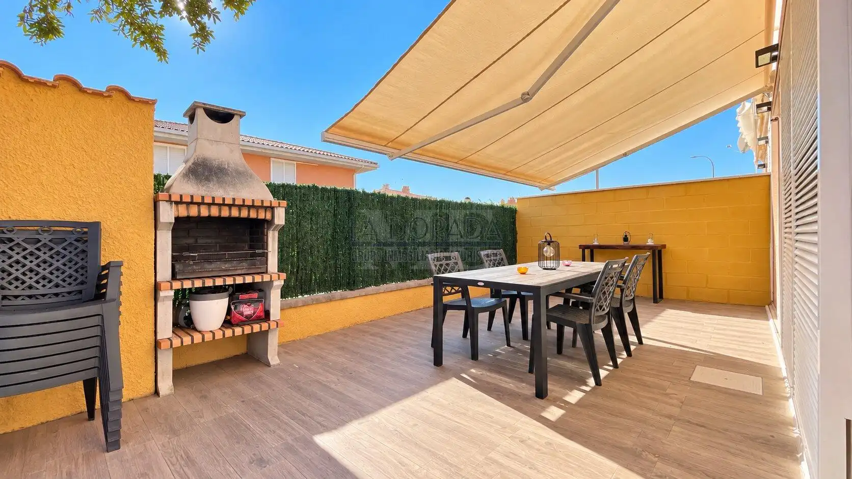 Terrassa de Casa adosada en venda en Mont-roig del Camp amb Terrassa, Moblat i Internet
