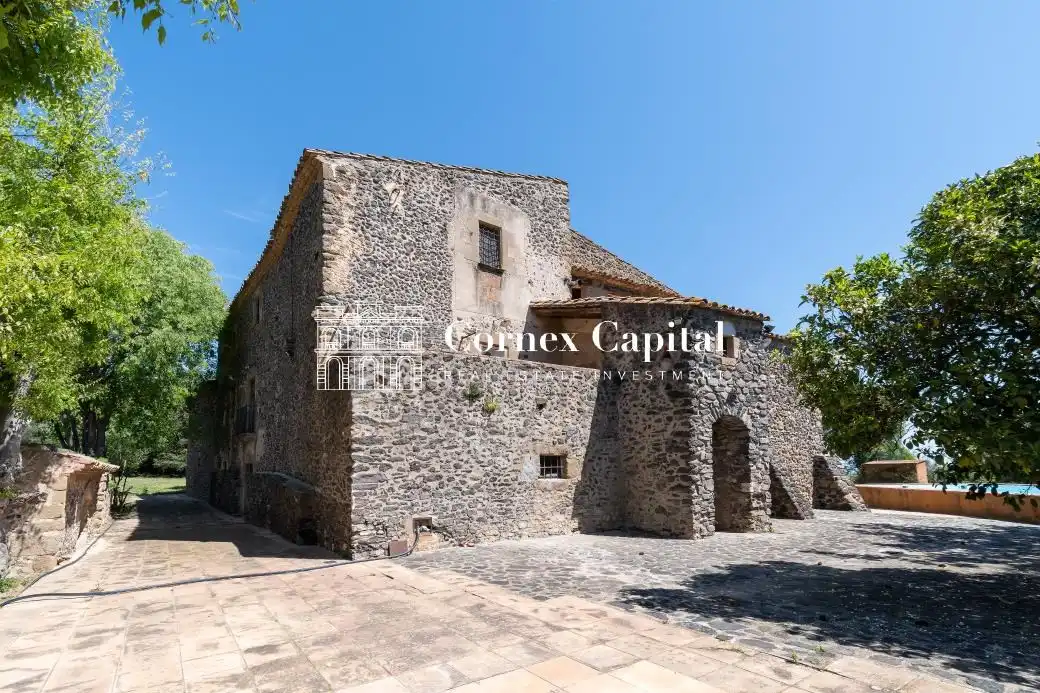 Vista exterior de Finca rústica de alquiler en Rupià con Aire acondicionado, Calefacción y Jardín privado