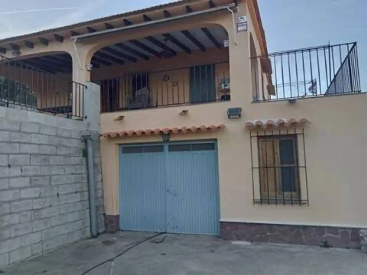 Vista exterior de Casa o xalet en venda en Villanueva de Castellón amb Aire condicionat i Terrassa