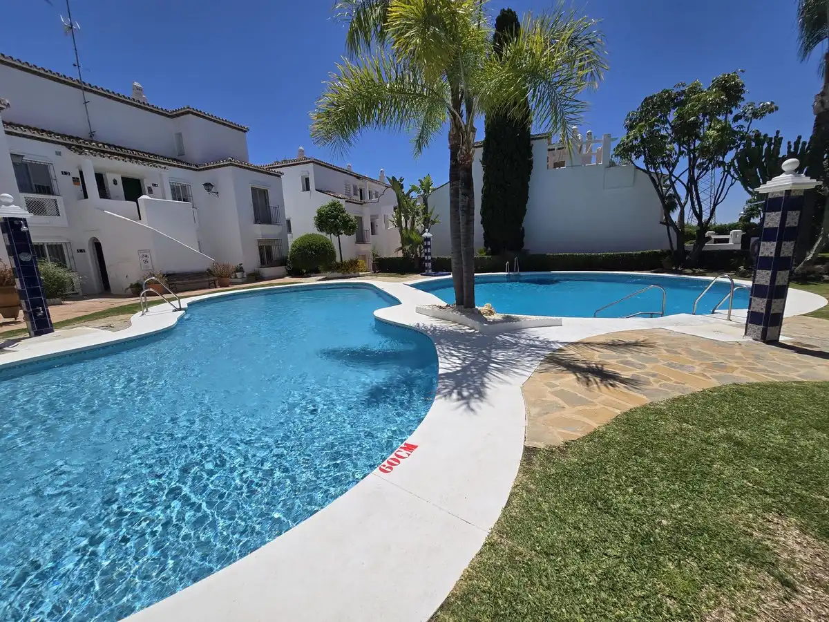 Piscina de Piso en venta en Marbella con Terraza y Trastero