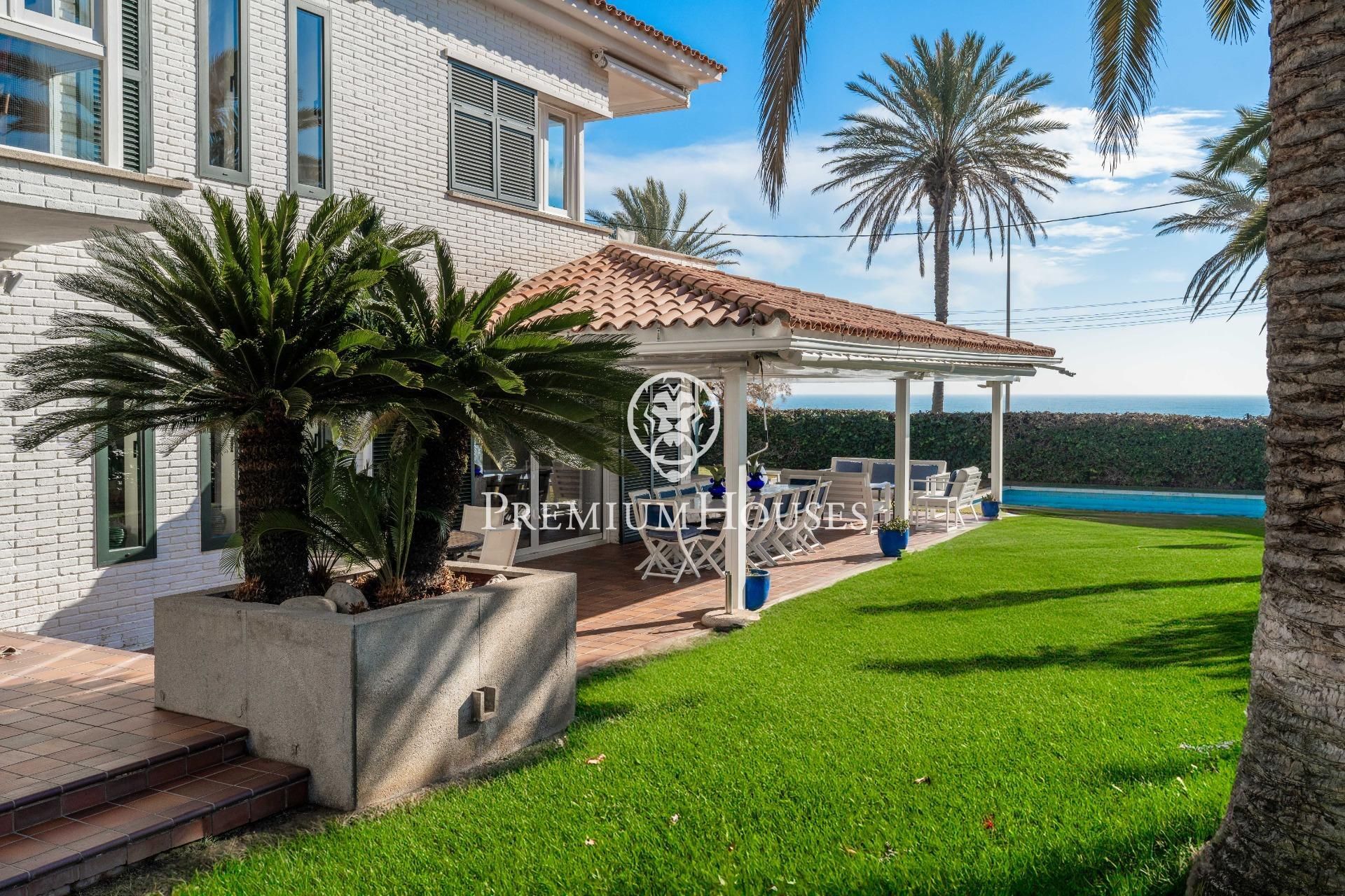 Terrassa de Casa o xalet en venda en Sitges amb Aire condicionat, Calefacció i Jardí privat