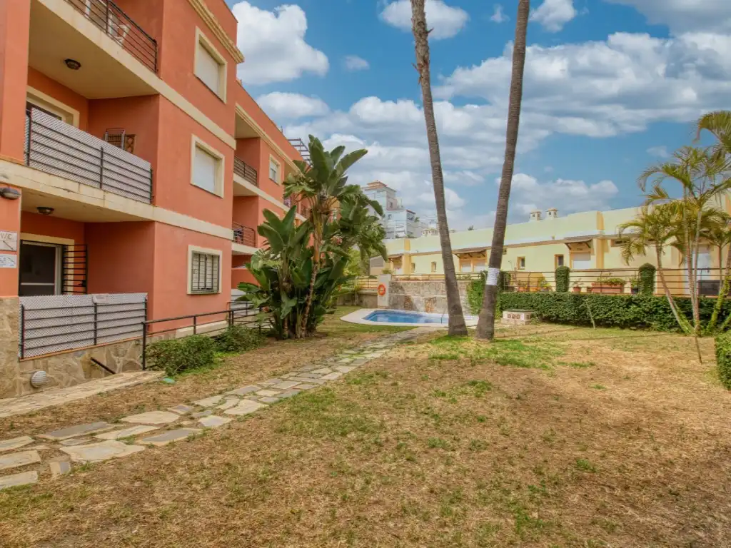 Vista exterior de Estudio en venta en Rincón de la Victoria con Terraza, Piscina y Piscina comunitaria