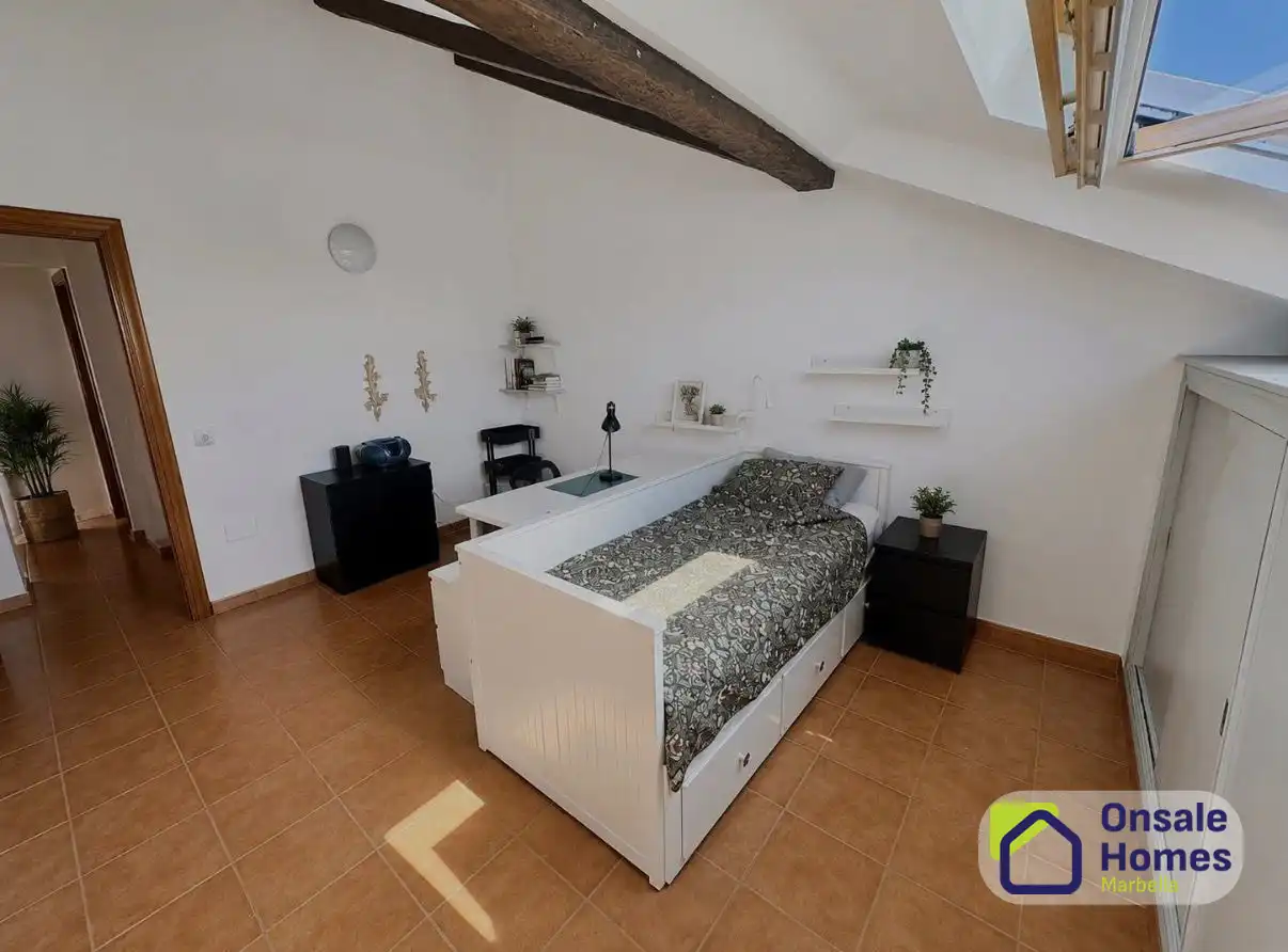 Bedroom of Detached homes for sale in Fuengirola  with Air Conditioner, Terrace and Balcony