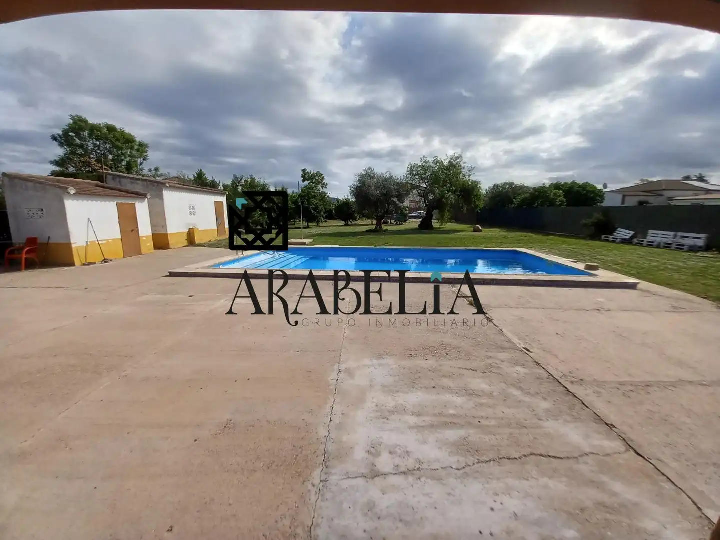 Swimming pool of Houses for sale in Córdoba  with Air Conditioner, Heating and Private garden