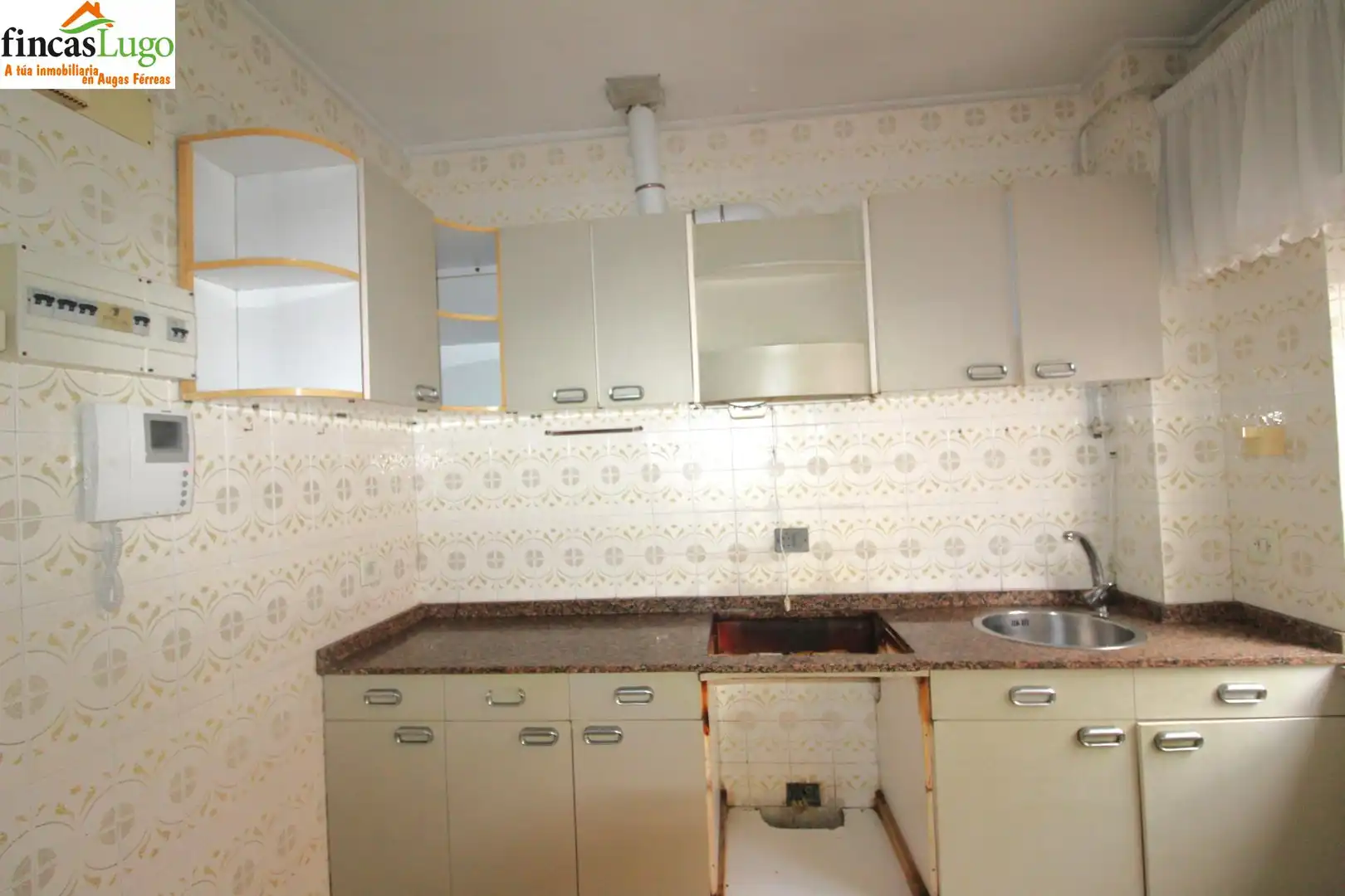 Cuina de Pis en venda en Lugo amb Calefacció, Parquet i Traster
