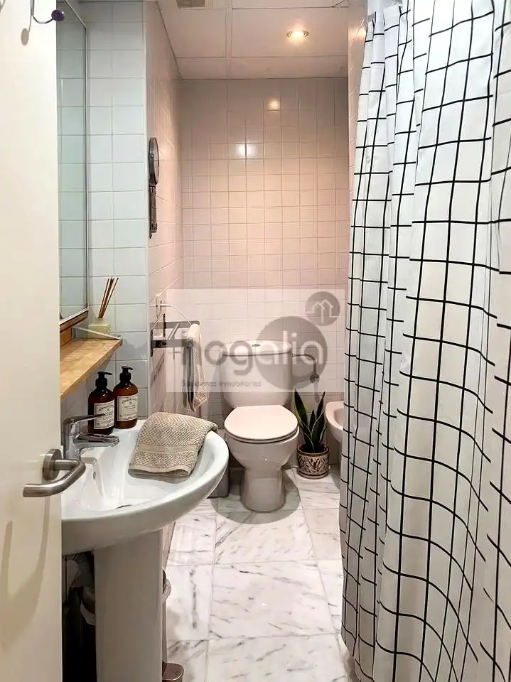 Bathroom of Flat for rent in Sevilla  with Air Conditioner, Terrace and Furnished