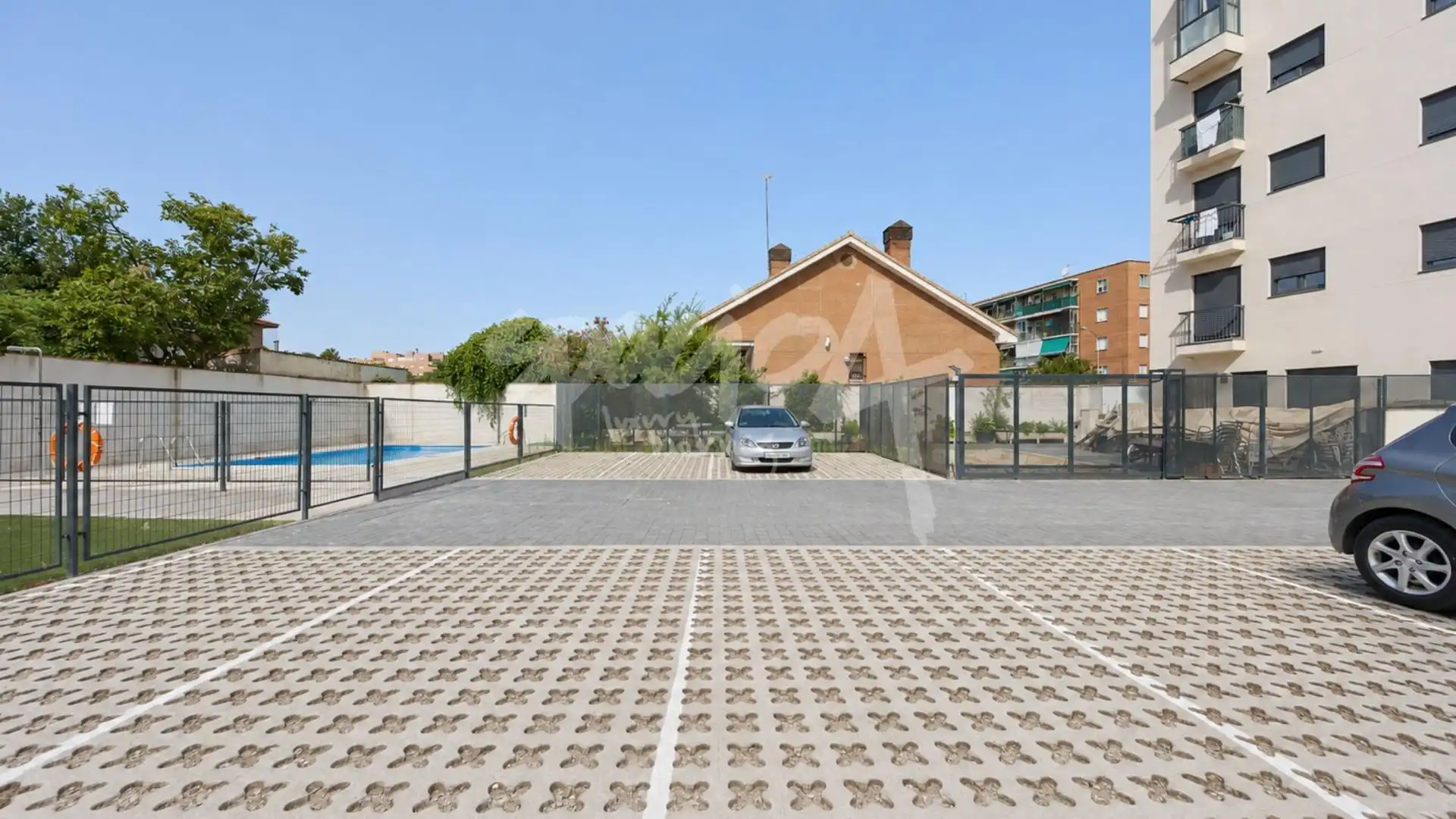 Parking de Loft en venta en Madrid con Calefacción, Jardín privado y Piscina comunitaria