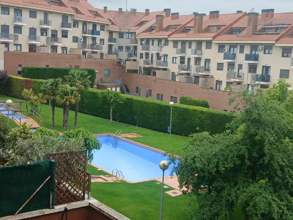 Piscina de Piso en venta en Villamediana de Iregua