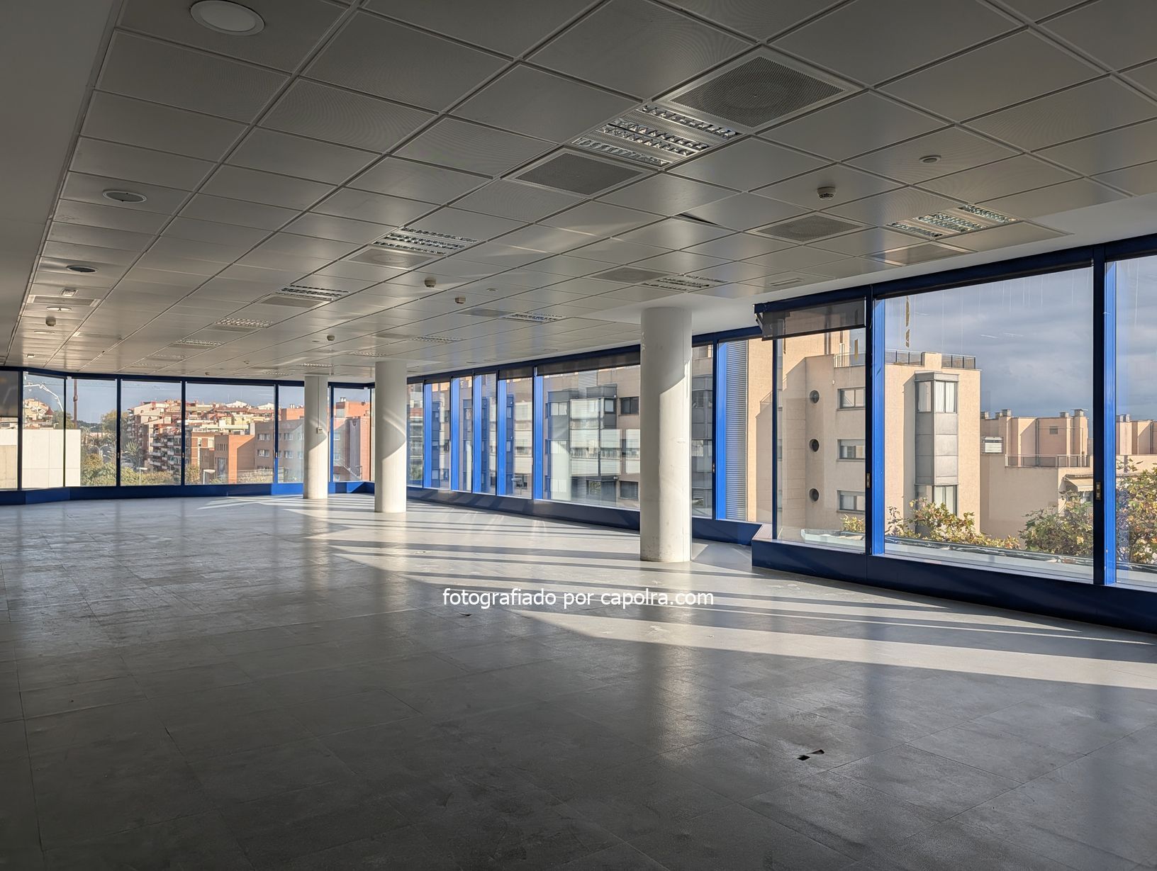 Office to rent in Badalona  with Air Conditioner and Heating