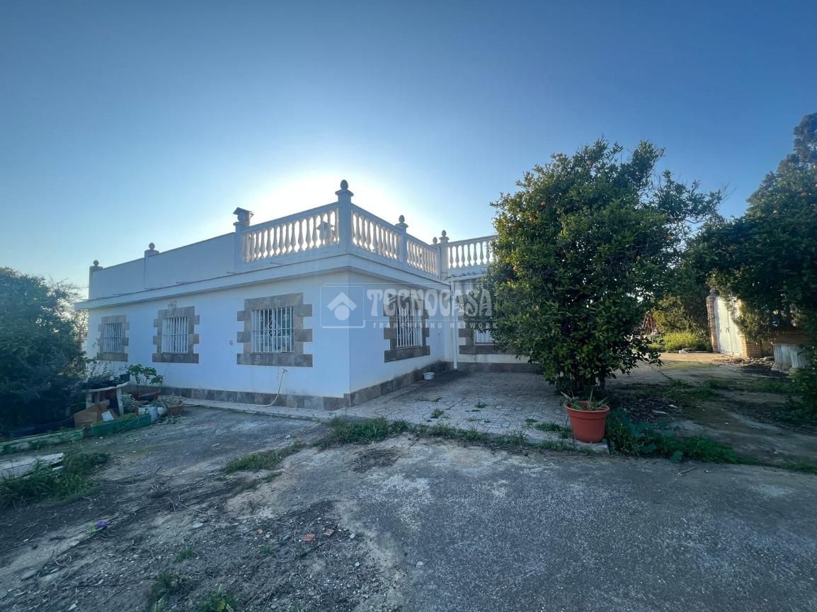 Vista exterior de Finca rústica en venda en Alcalá de Guadaira amb Piscina