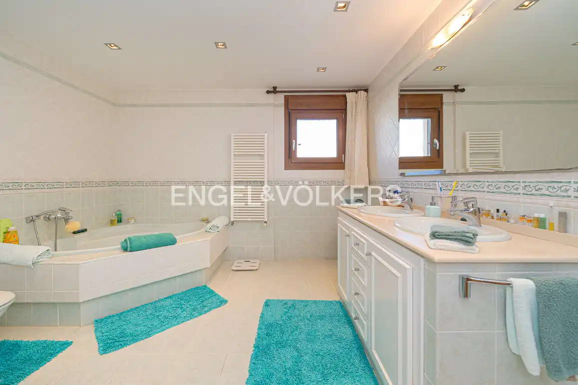 Baño de Casa o chalet en venta en Benidorm con Aire acondicionado, Jardín privado y Piscina