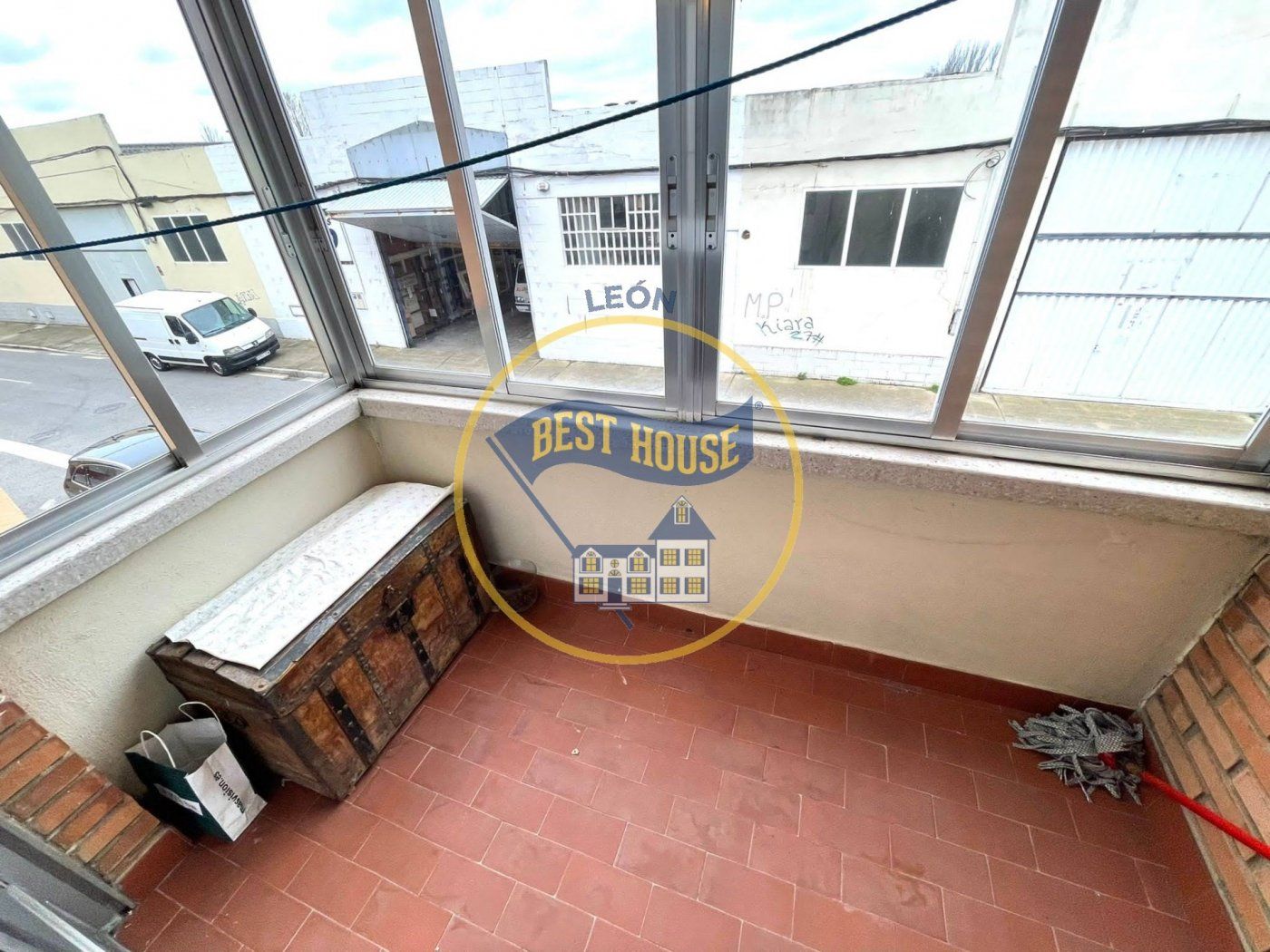 Exterior view of Flat for sale in León Capital   with Heating, Terrace and Storage room