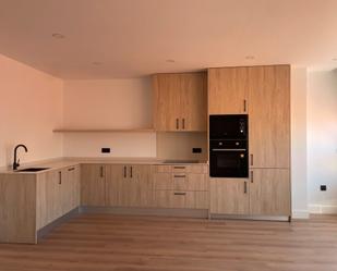 Kitchen of Flat to rent in Alcalá de Henares  with Air Conditioner, Oven and Microwave