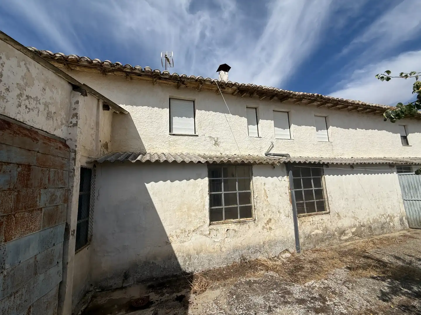 Vista exterior de Casa o xalet en venda en Cervatos de la Cueza amb Traster i Moblat