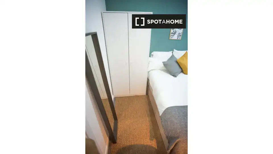 Habitación de Piso de alquiler en Madrid con Aire acondicionado, Calefacción y Amueblado