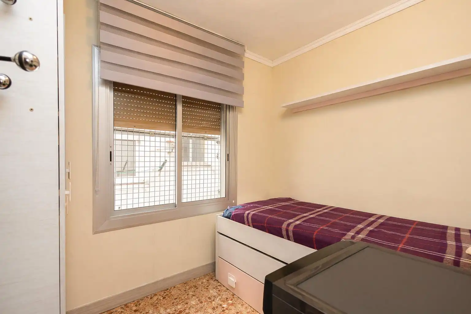 Schlafzimmer von Wohnung zum Verkauf in Sant Boi de Llobregat mit Klimaanlage, Ofen und Balkon