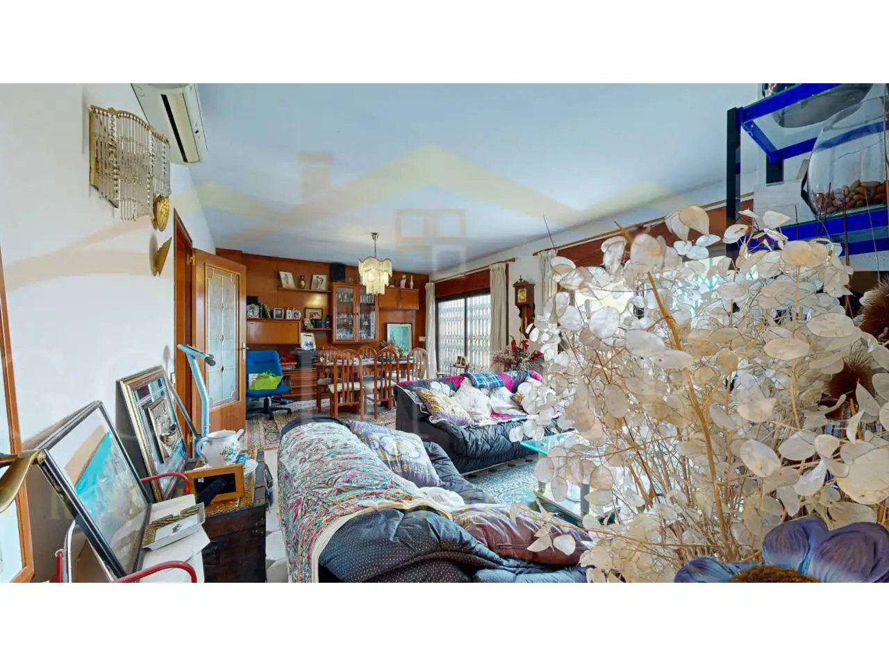 Sala d'estar de Casa o xalet en venda en Corbera de Llobregat amb Aire condicionat, Calefacció i Jardí privat