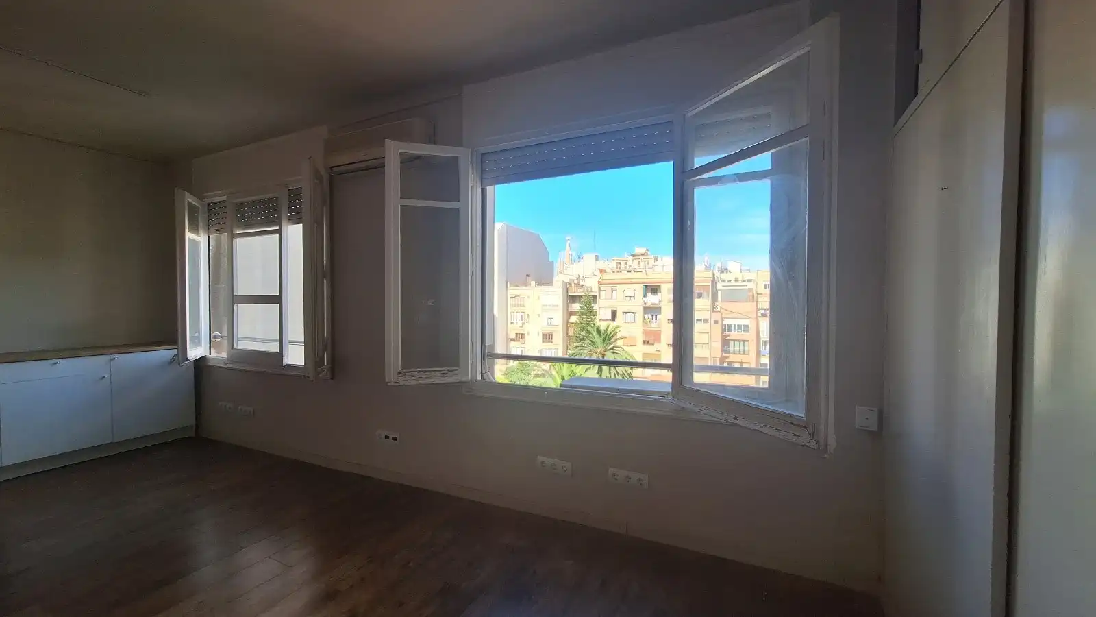Bedroom of Office for rent in Barcelona