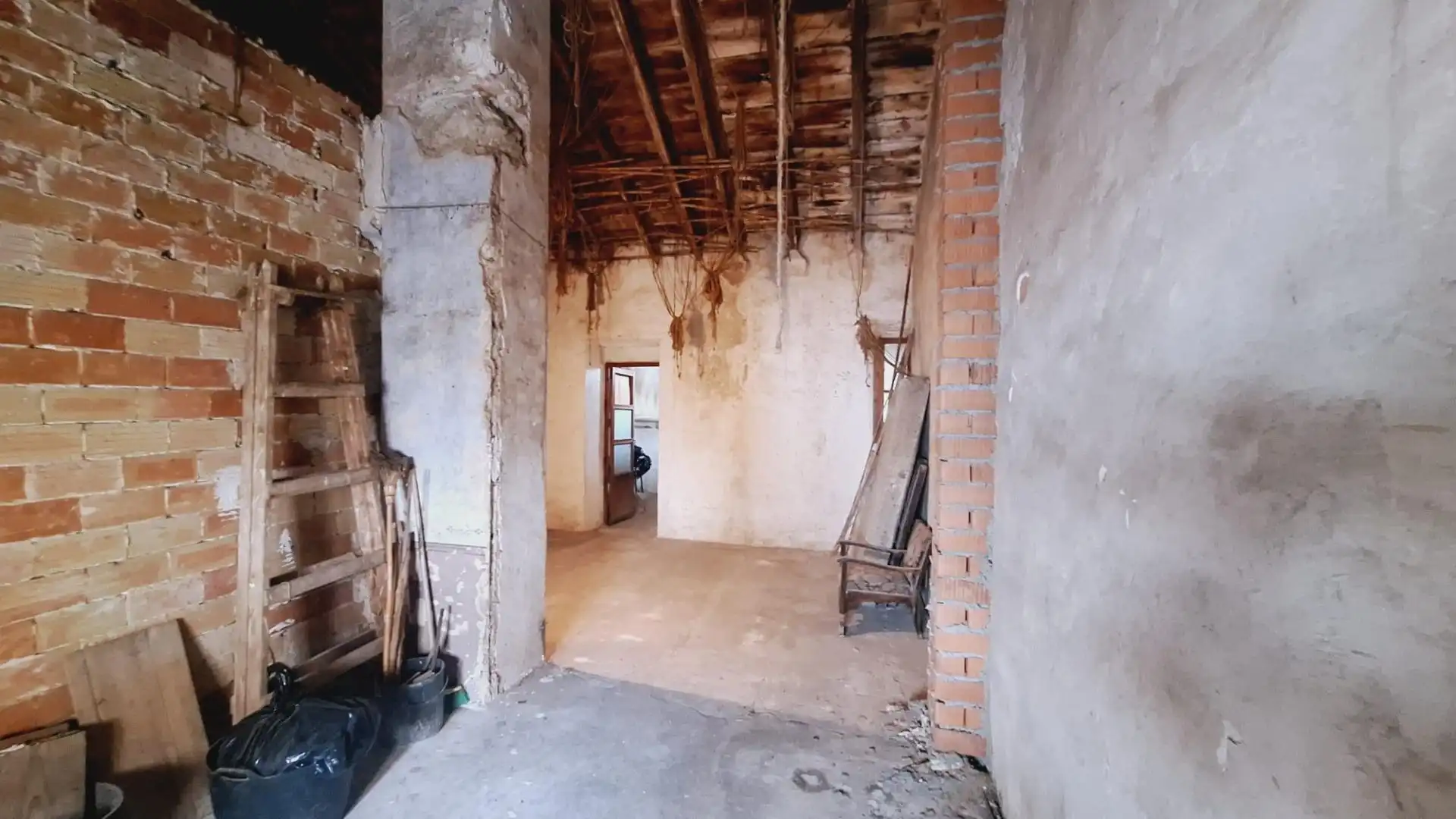 Country homes for sale in Chella  with Terrace and Balcony