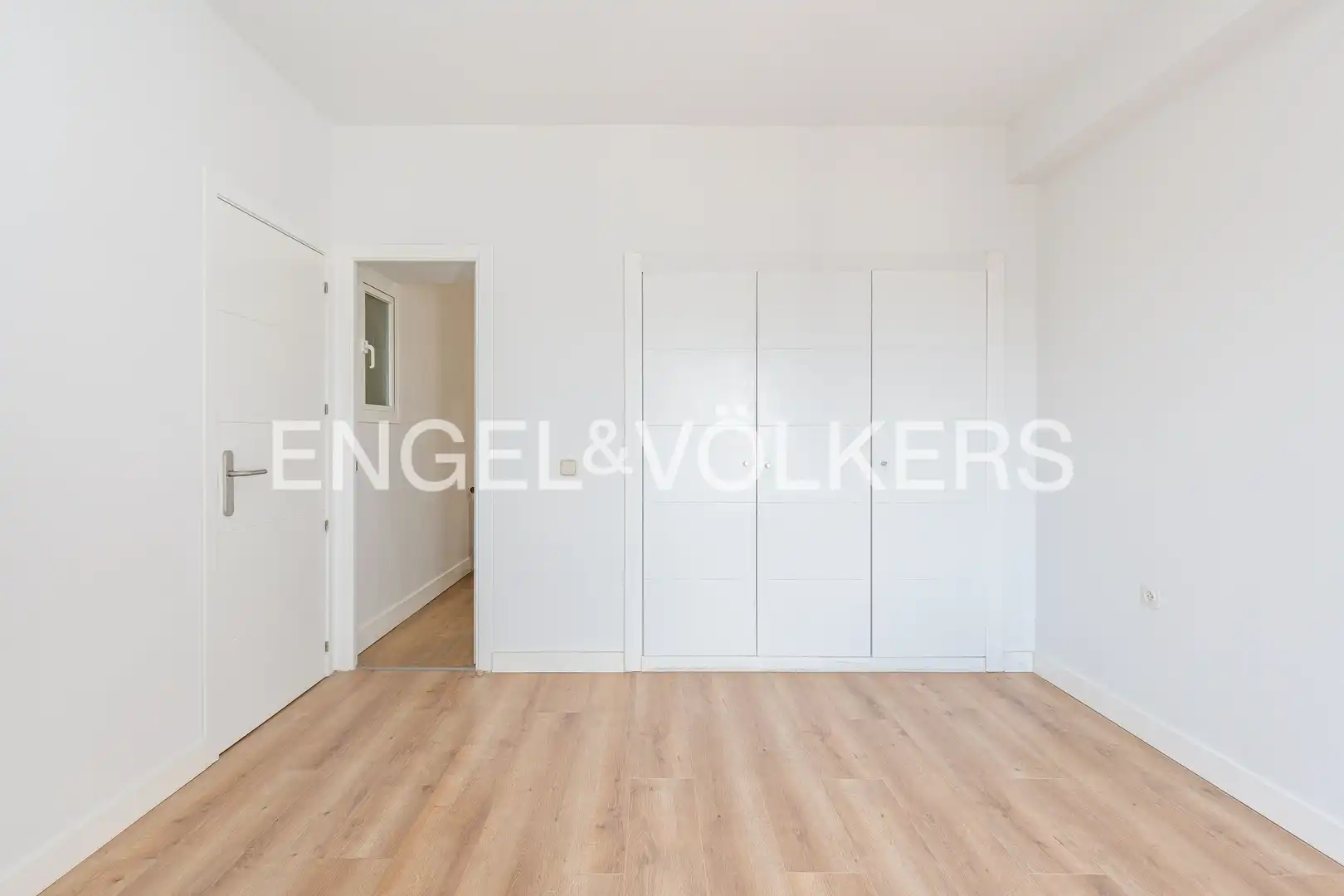 Bedroom of Flat for rent in Madrid  with Air Conditioner, Heating and Terrace