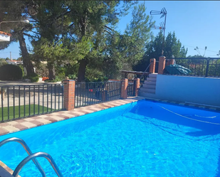 Piscina de Casa o xalet en venda en Torrent amb Aire condicionat, Jardí privat i Terrassa