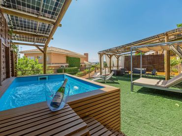 Apartment with pool to rent in Calle Juan Larrea