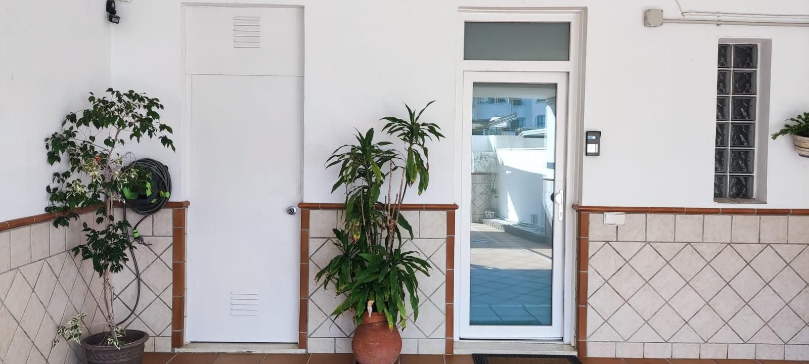 Casa adosada en venta en  Huelva Capital con Aire acondicionado y Amueblado