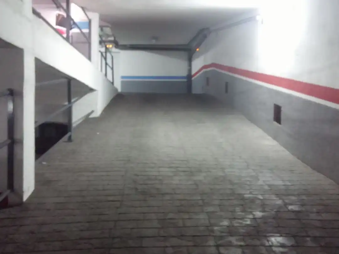 Parkplatz von Garage zur Miete in Madrid