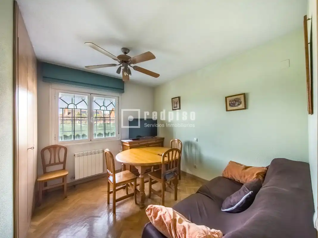 Sala de estar de Casa o chalet en venta en Rivas-Vaciamadrid con Calefacción, Jardín privado y Trastero