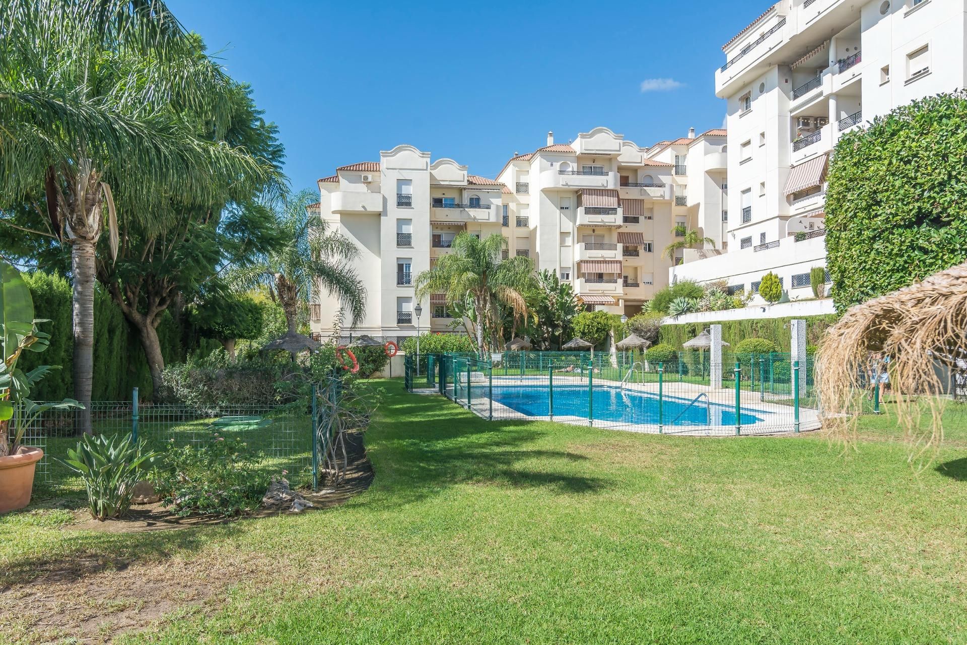 Exterior view of Flat for sale in Benalmádena  with Air Conditioner and Terrace