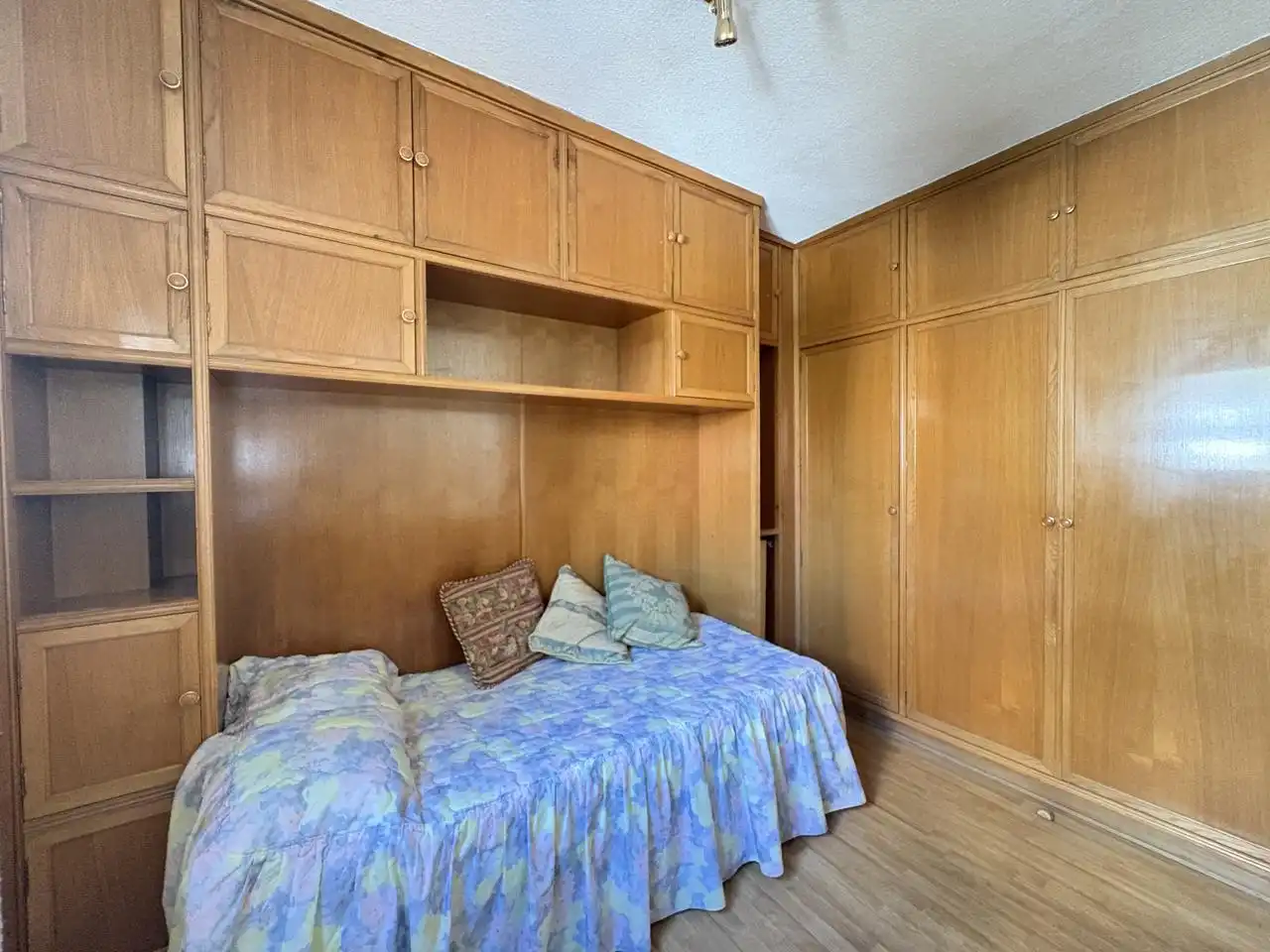 Schlafzimmer von Wohnung zur Miete in Madrid mit Klimaanlage, Heizung und Parkett