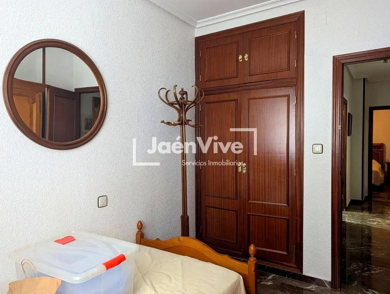 Dormitori de Casa adosada en venda en Jaén amb Aire condicionat, Calefacció i Terrassa