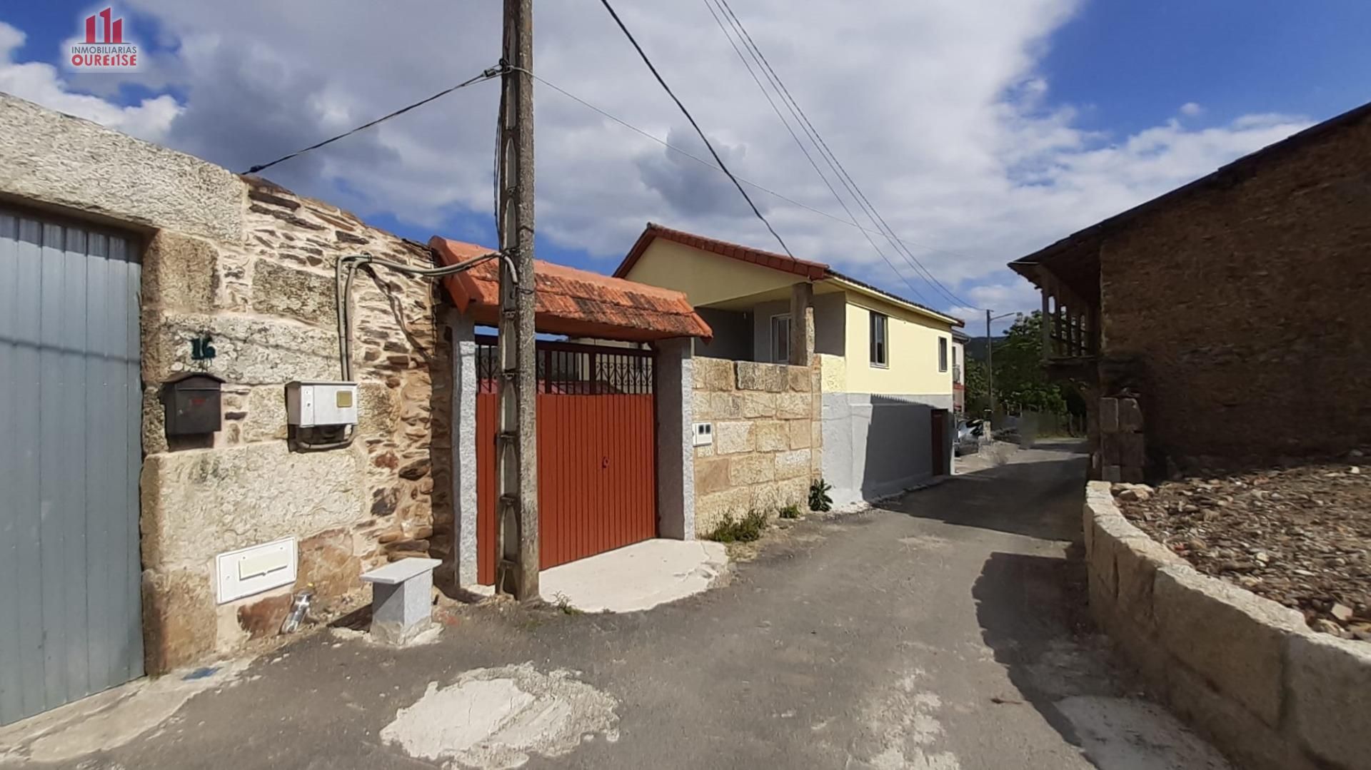 Vista exterior de Casa o xalet en venda en Toén amb Traster