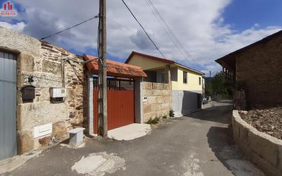 Exterior view of House or chalet for sale in Toén  with Storage room
