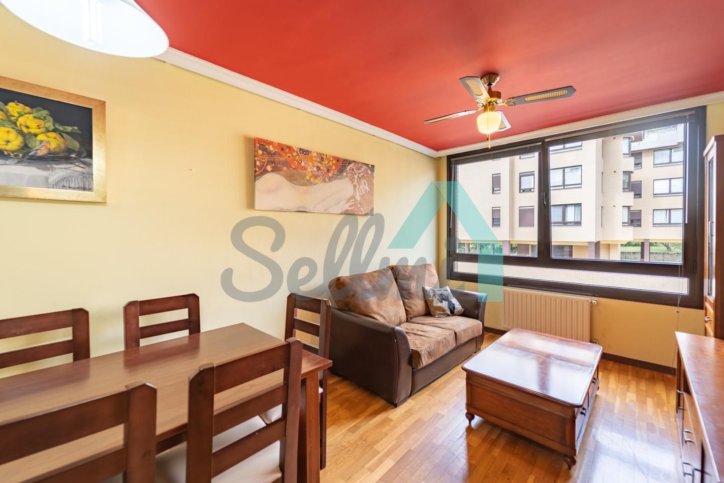 Living room of Flat for sale in Oviedo   with Heating, Parquet flooring and Storage room