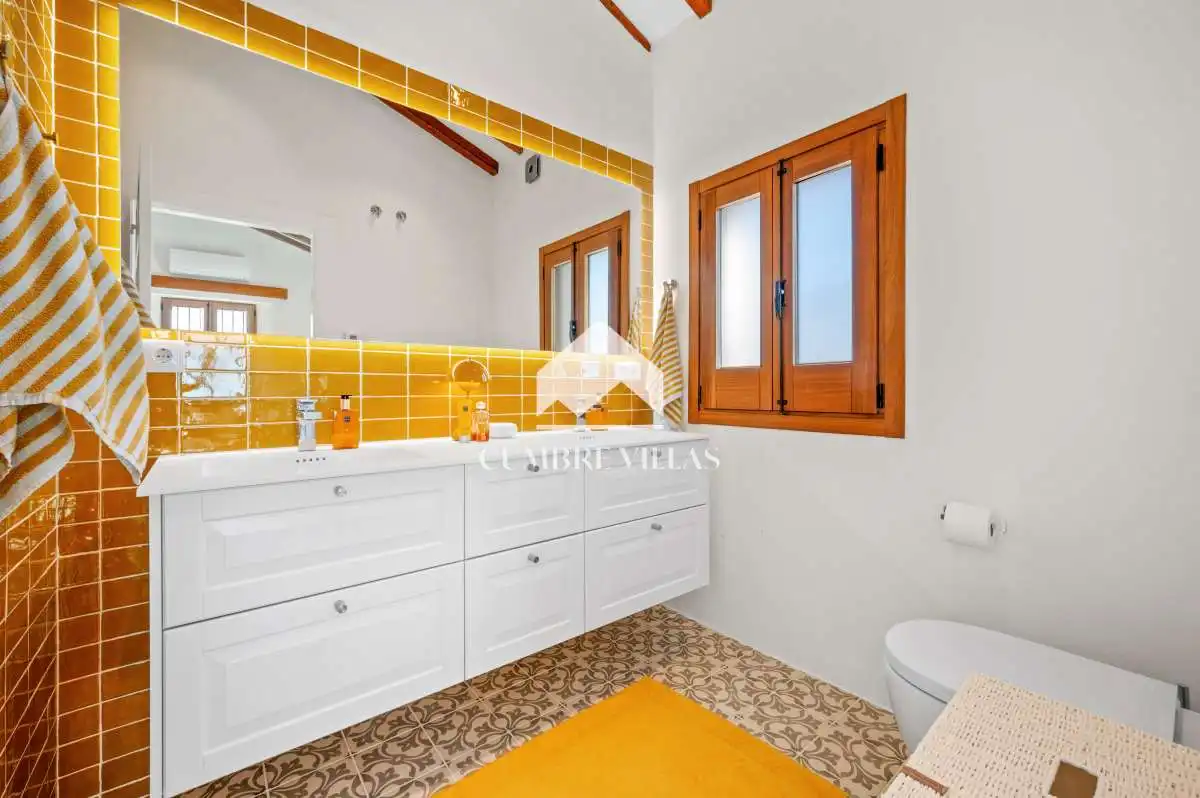 Bathroom of Houses for sale in Almuñécar  with Private garden, Terrace and Storage room