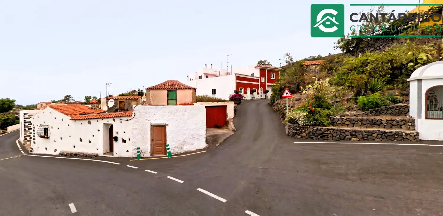 Vista exterior de Casa adosada en venta en Guía de Isora
