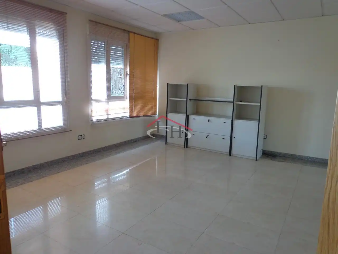 Office for sale in León Capital   with Heating