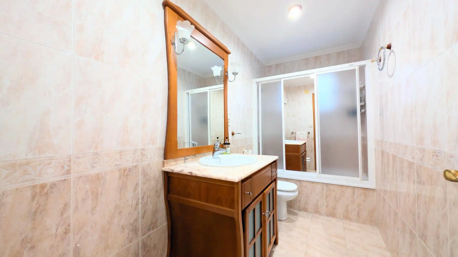 Bathroom of Flat for sale in Elche / Elx  with Air Conditioner and Balcony
