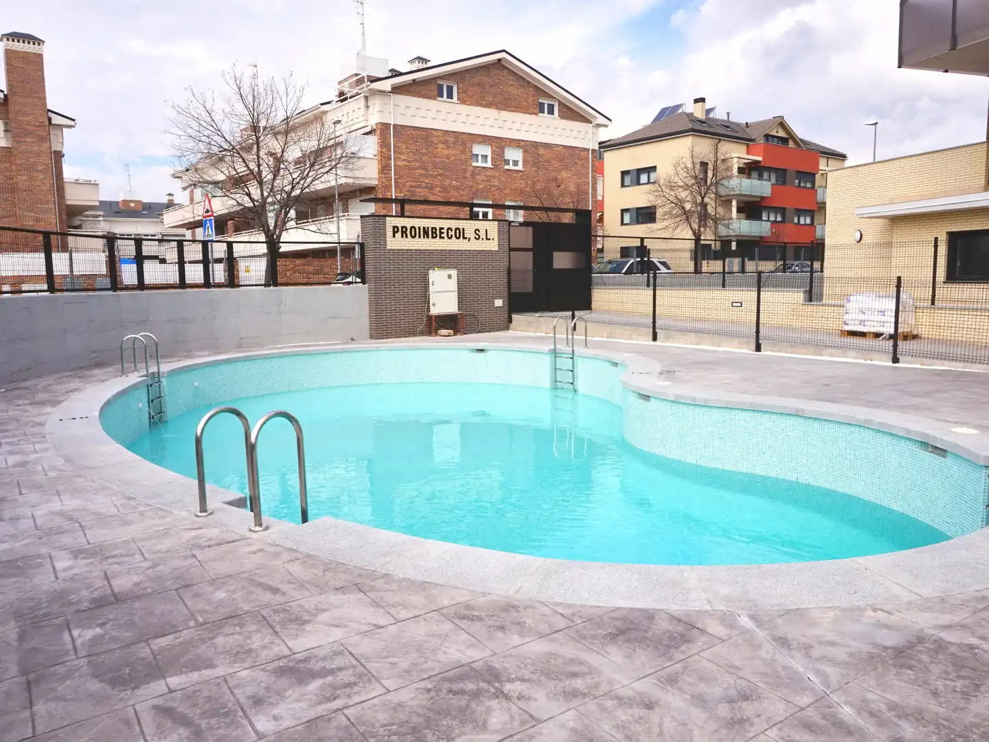 Schwimmbecken von Wohnung zur Miete in Colmenar Viejo mit Terrasse, Abstellraum und Schwimmbad
