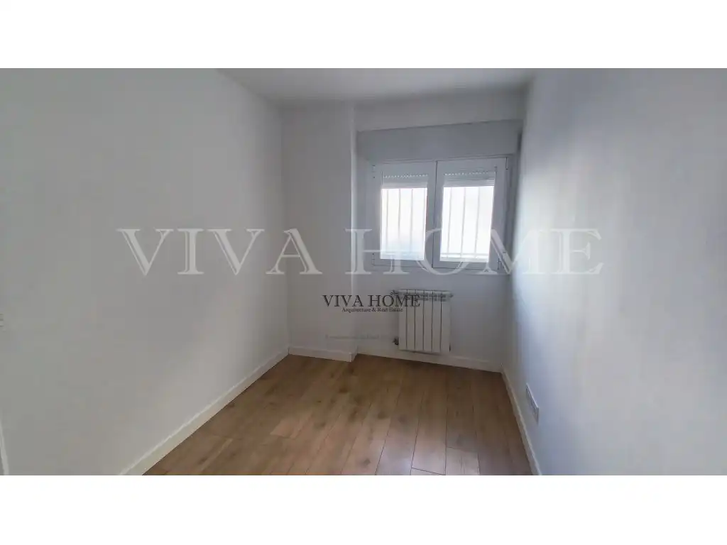 Bedroom of Flat for sale in Madrid