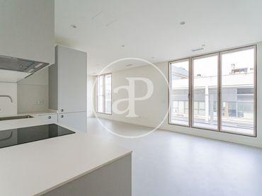 Penthouse with garden to rent in C. de Sánchez Pacheco
