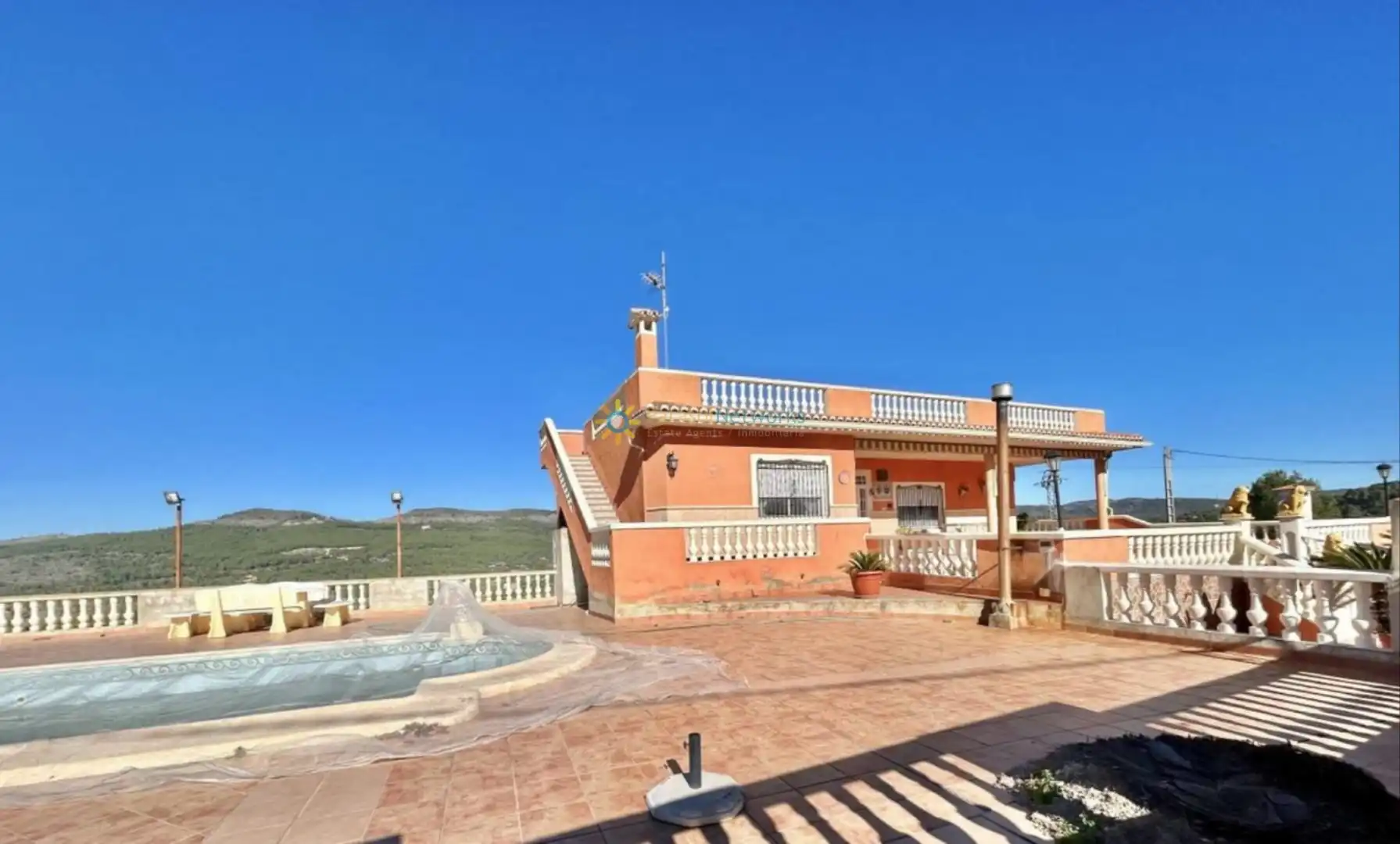 Vista exterior de Casa o xalet en venda en Benigànim amb Aire condicionat, Jardí privat i Terrassa